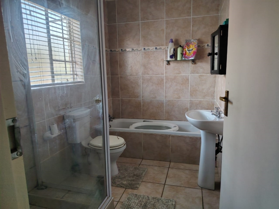 3 Bedroom Property for Sale in Safari Gardens North West